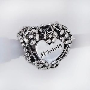 Pandora Openwork flower heart ❤️ mommy charm